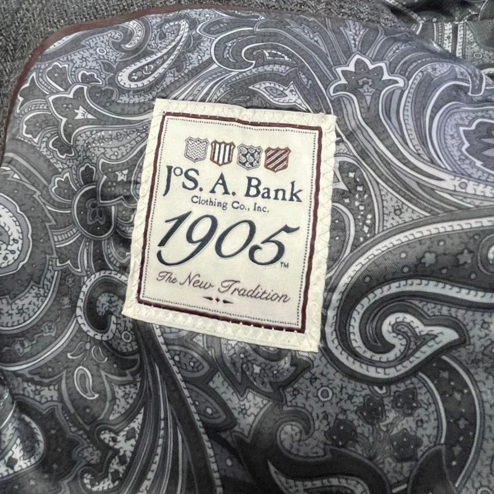 Jos A Bank Men's 1905 Blazer Jacket Size 44 R Gray Plaid 100% Wool Paisley Lined